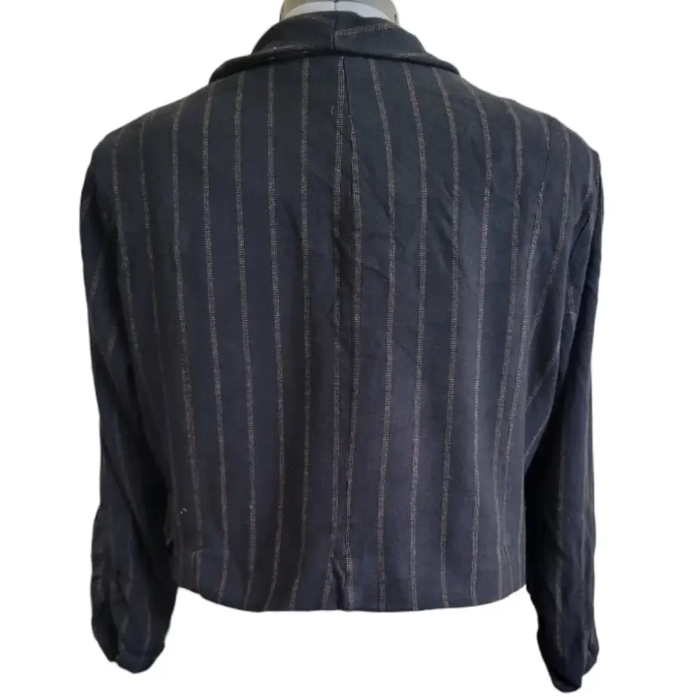 Torrid Pinstripe Crop Blazer Jacket 00 (Equiv Size 8 or M/L) Black Soft